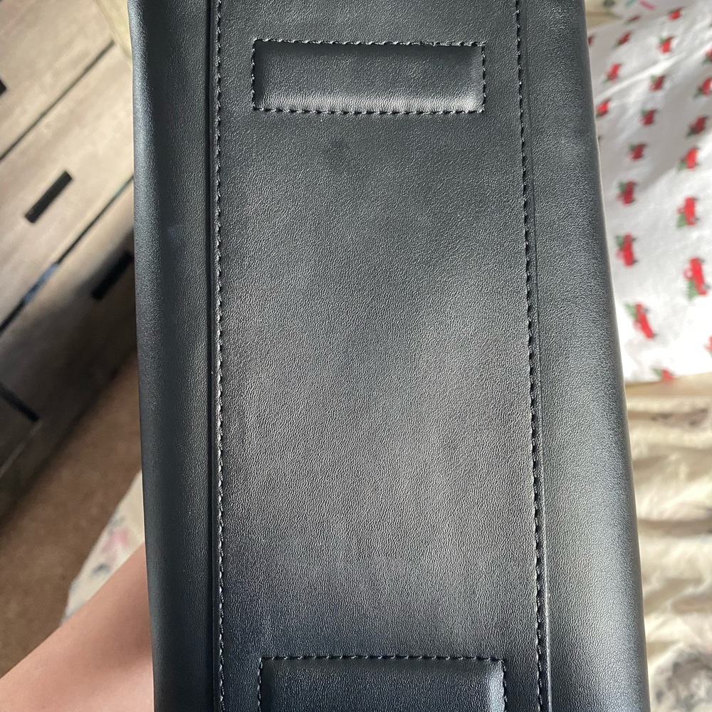 Kate Landry handbag with removable crossbody strap - Picture 9 of 10